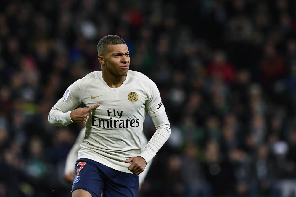 连续开火！布莱克单挑约基奇三分&再造三分犯规 开场连拿13分